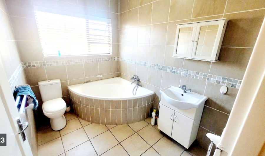 3 Bedroom Property for Sale in Universitas Free State